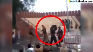 Shocking India Pakistan Soldiers Fight During Ceremony At Border [upl. by Nois]