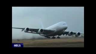 Airbus A380 Extreme Crosswind Landing [upl. by Mochun]